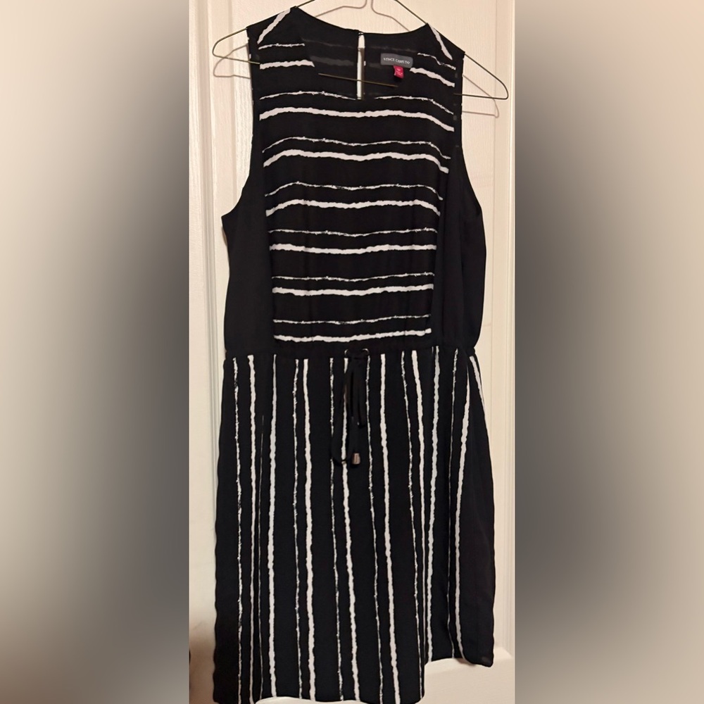 Vince Camuto Black and White Patterned Fabric